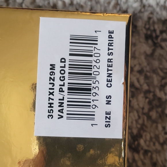 Michael Kors Wallet - Picture 6 of 7